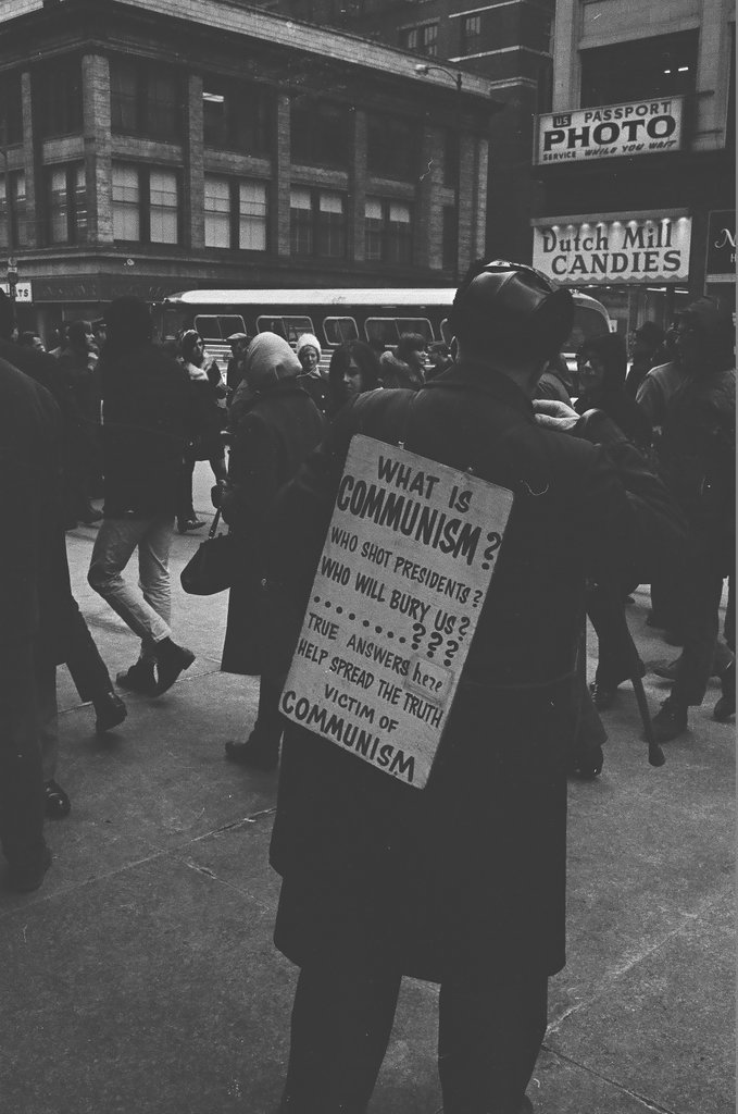 Protesters at induction center and Federal Building - Chicago Sun-Times