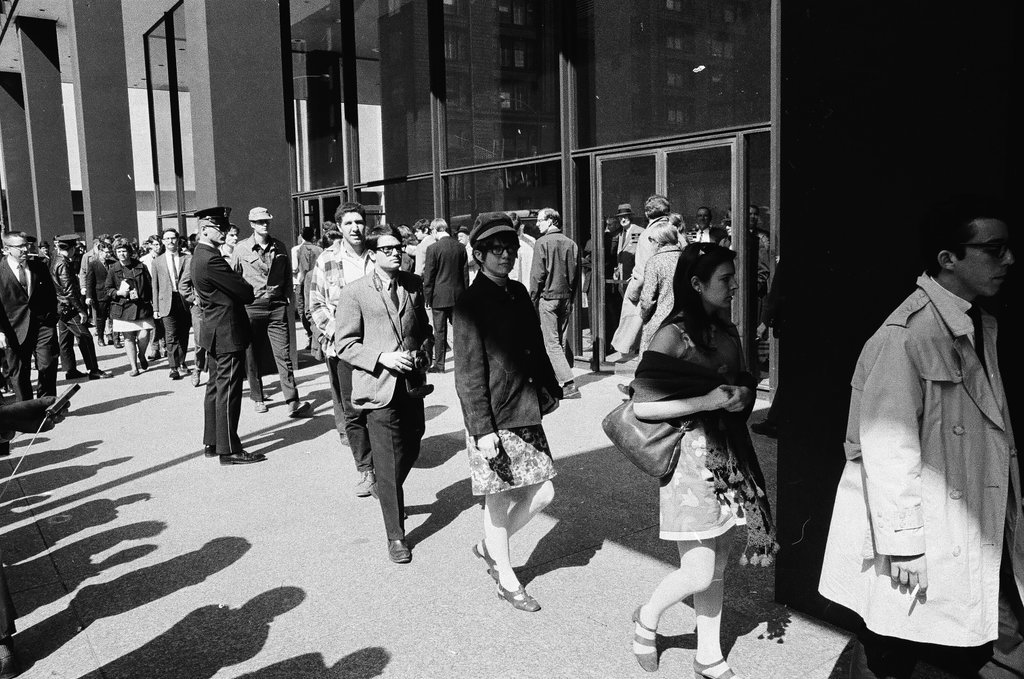 Anti-draft protesters at Federal Building - Chicago Sun-Times