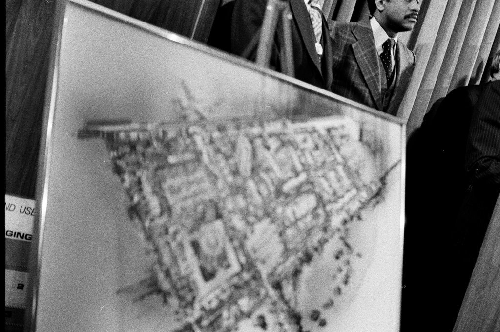 Mayor Bilandic and Warith Muhammad speak of plans for mosque in Woodlawn - Chicago Sun-Times