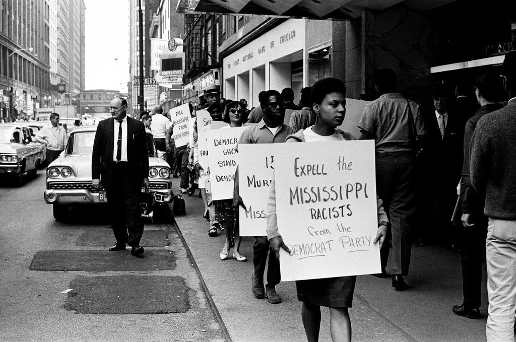 Protest against Mississippi convention delegates - Chicago Sun-Times
