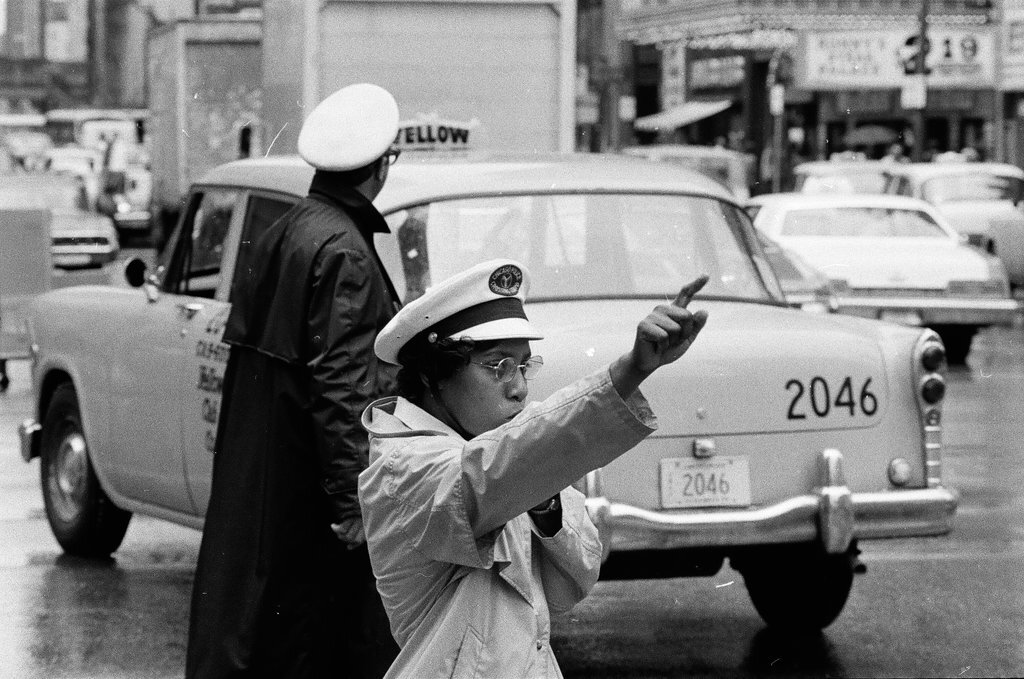 Crossing guards at Randolph and State - Chicago Sun-Times