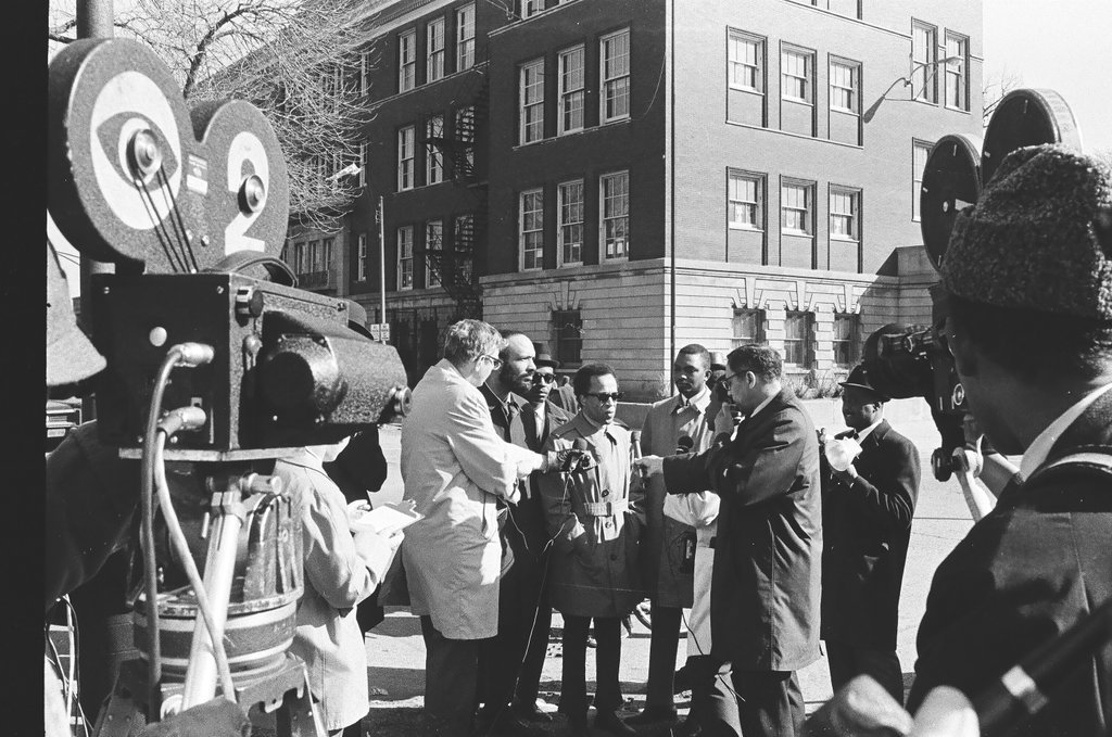 Picketers outside Fernwood School - Chicago Sun-Times