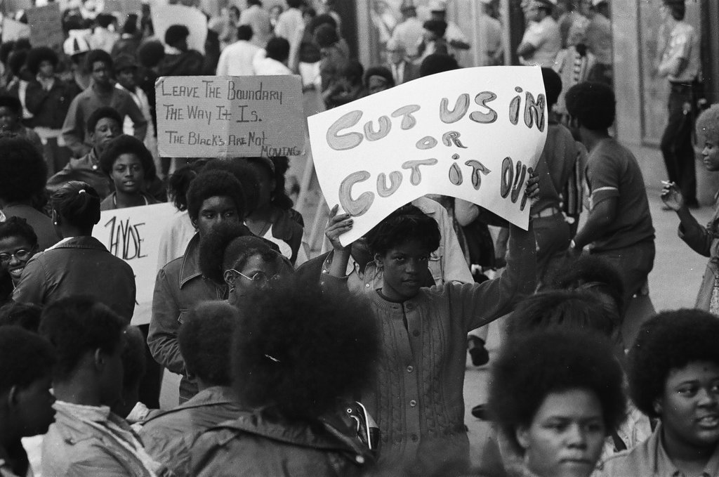 Gage Park High School students picket Board of Education - Chicago Sun-Times