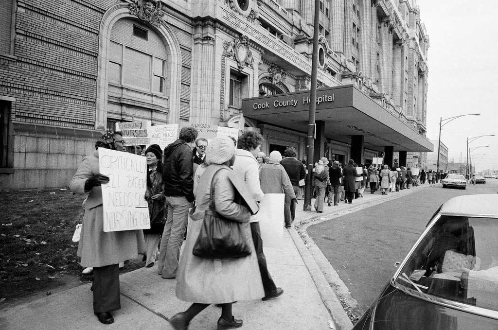 Nurses picket Cook County Hospital - Chicago Sun-Times