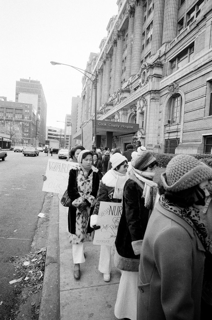 Nurses picket Cook County Hospital - Chicago Sun-Times