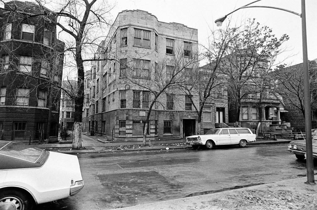 Apartment building in Lawndale - Chicago Sun-Times