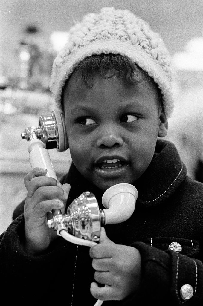 Christmas shoppers at Montgomery and Ward department store - Chicago Sun-Times
