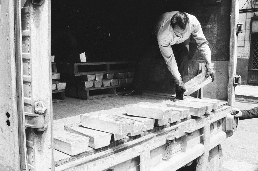 Brink's, Incorporated delivers silver bars to the Board of Trade - Chicago Sun-Times