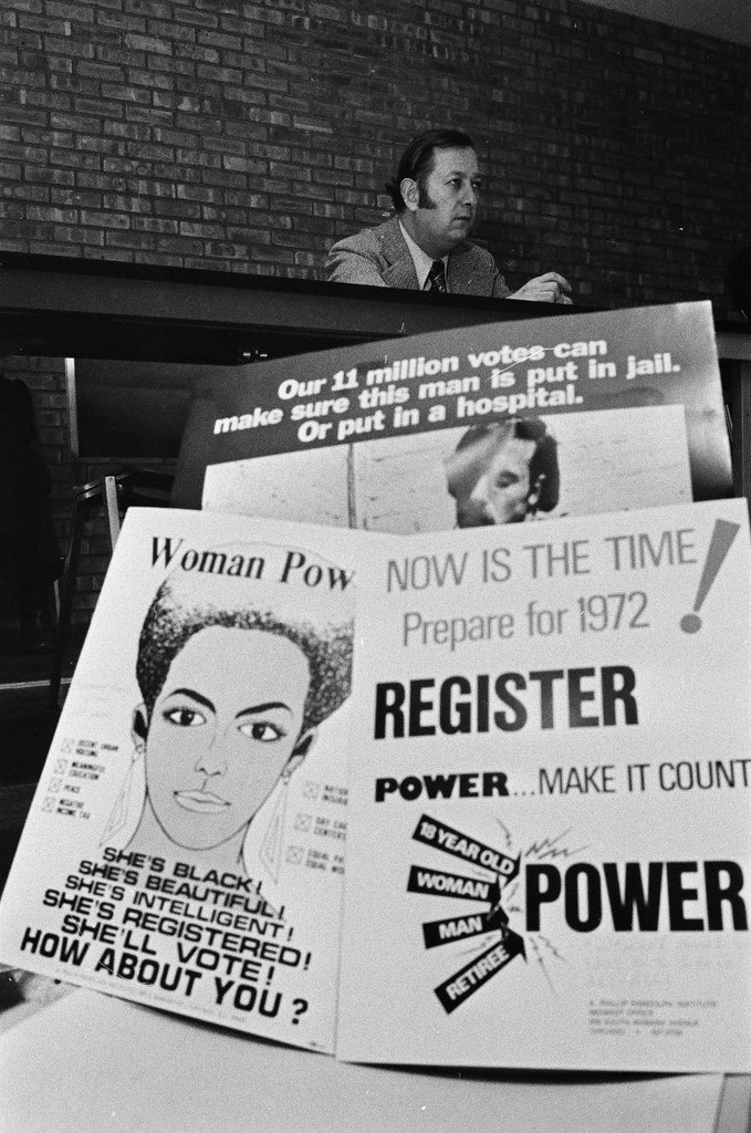 State Representatives Robert Mann and Harold Washington speak to the Concerned Young Voters - Chicago Sun-Times