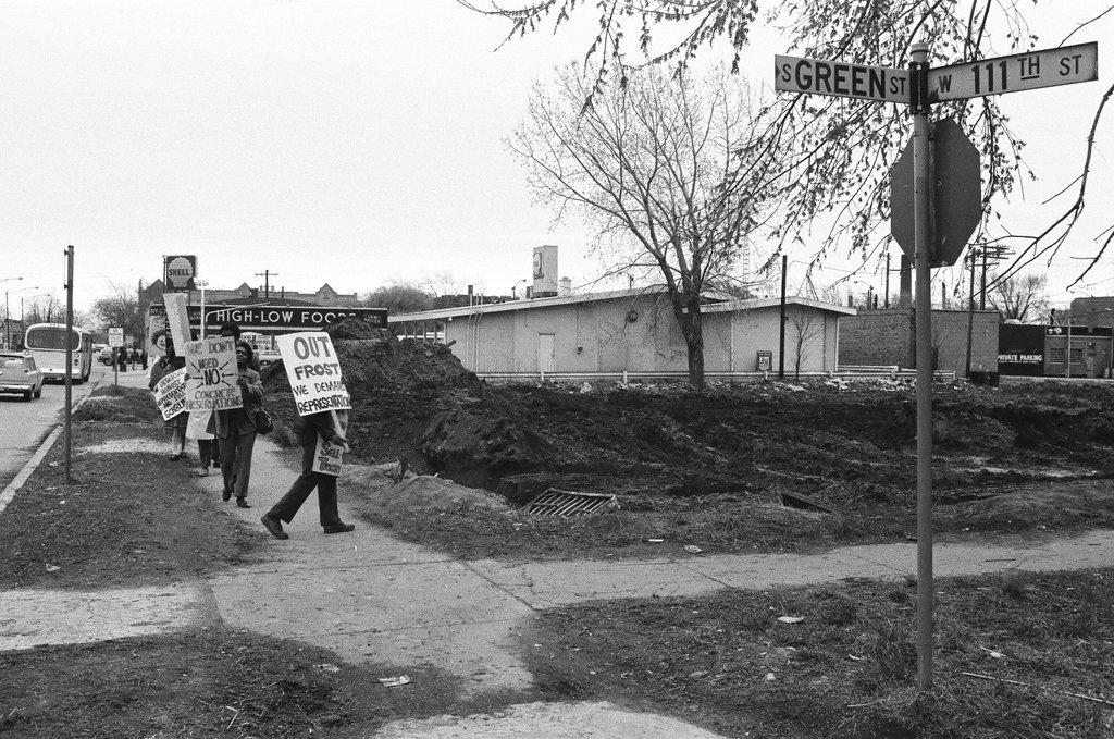 Members of Concerned Citizens protest in Morgan Park - Chicago Sun-Times