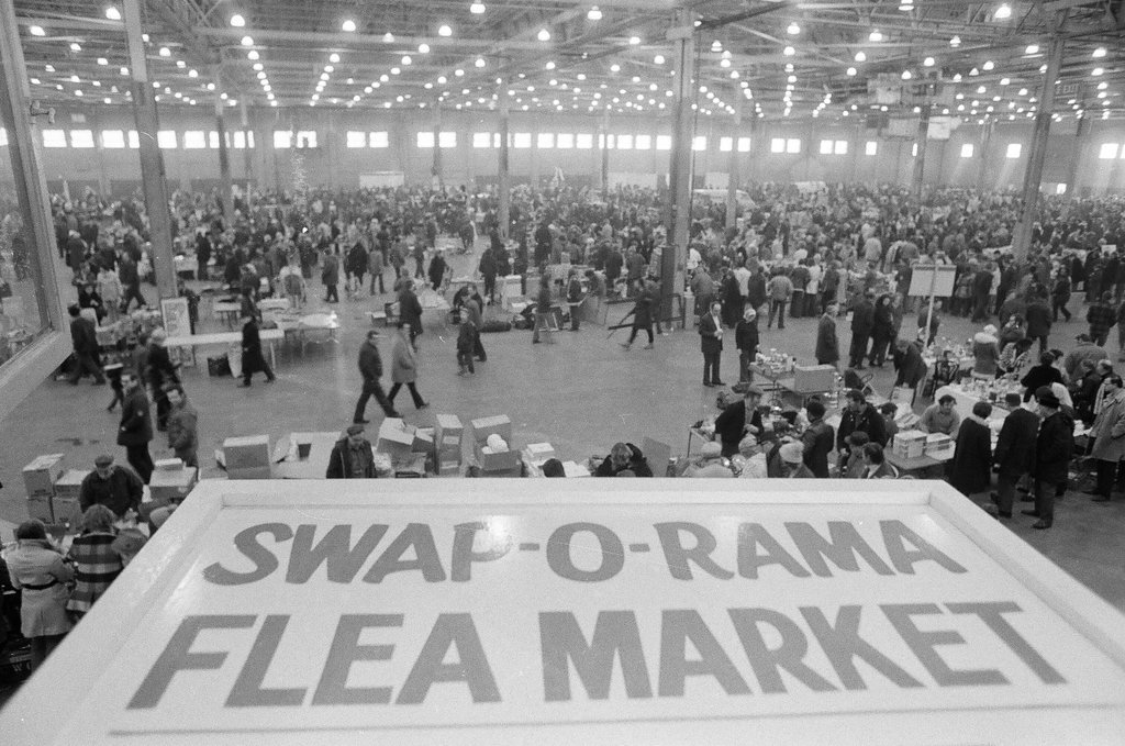 The Swap-O-Rama Flea Market opens in the International Amphitheater - Chicago Sun-Times