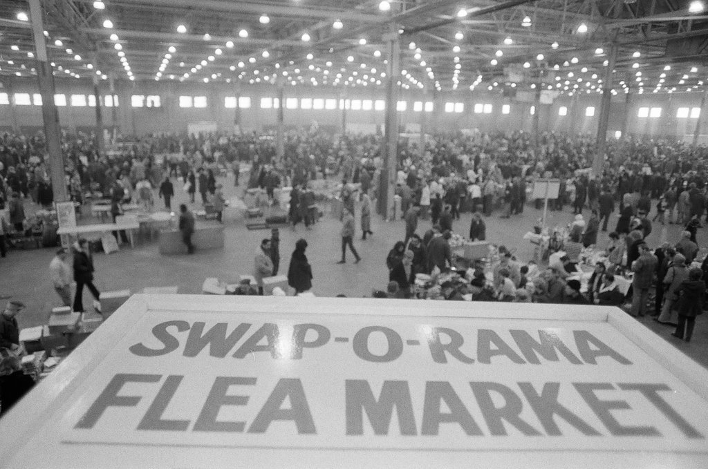 The Swap-O-Rama Flea Market opens in the International Amphitheater - Chicago Sun-Times