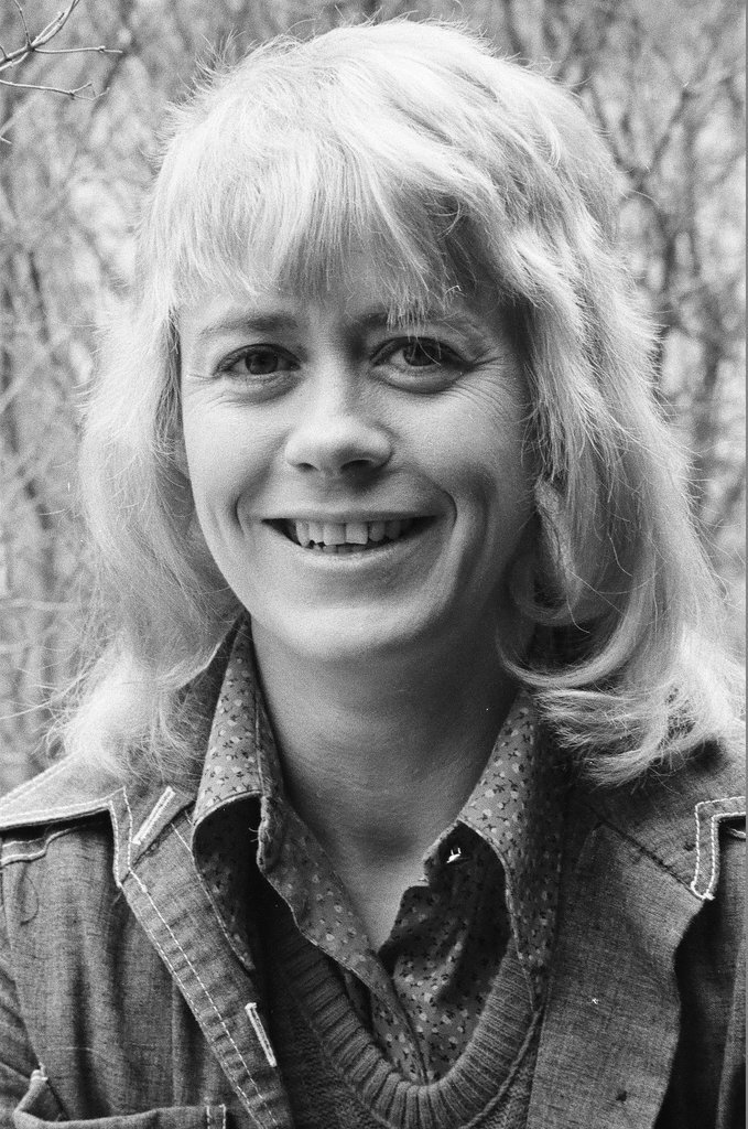 Portraits of steelworker Linda White on her motorcycle and in her neighborhood - Chicago Sun-Times