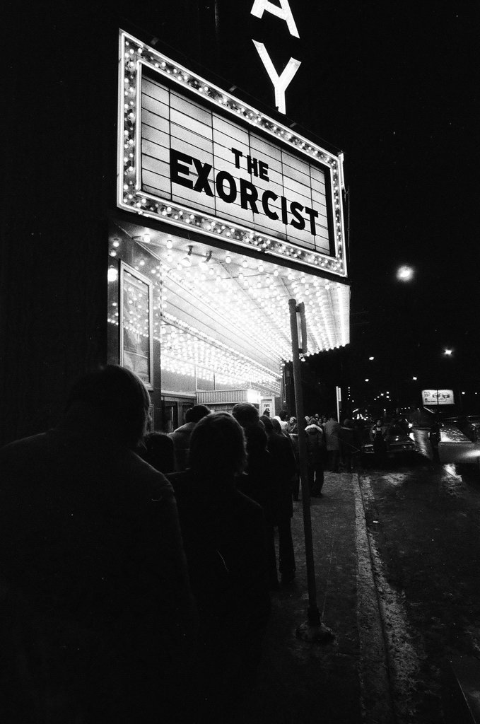 Crowds line up at the Gateway Theater, 5216 West Lawrence Avenue, to buy tickets for 