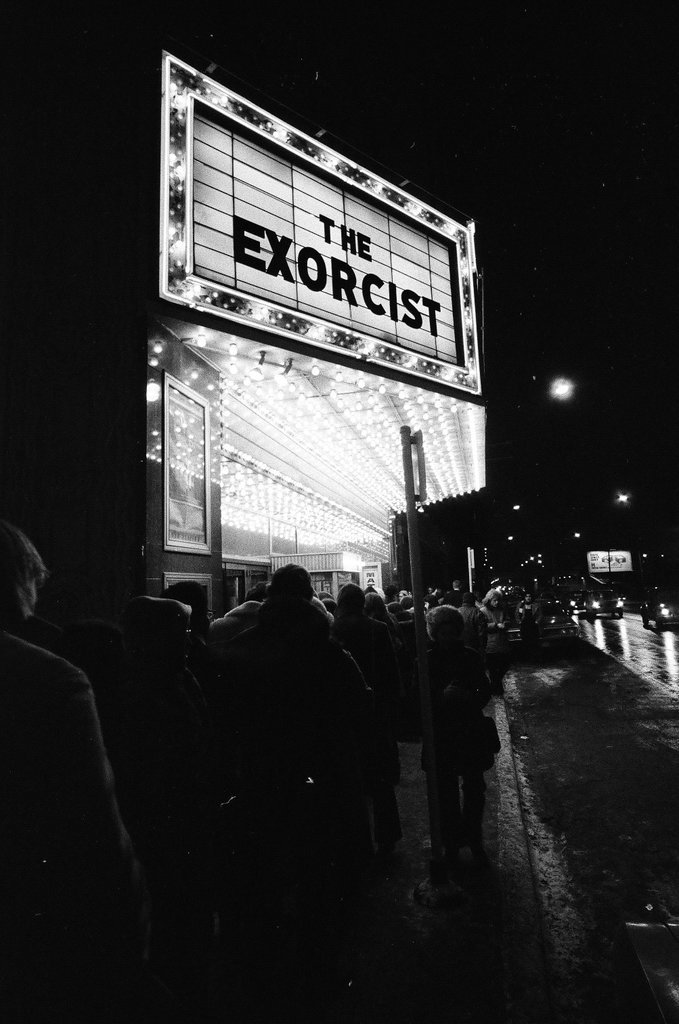 Crowds line up at the Gateway Theater, 5216 West Lawrence Avenue, to buy tickets for 