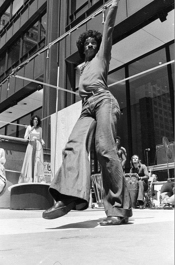 Members of the Free Street Theater Company perform at the Civic Center - Chicago Sun-Times