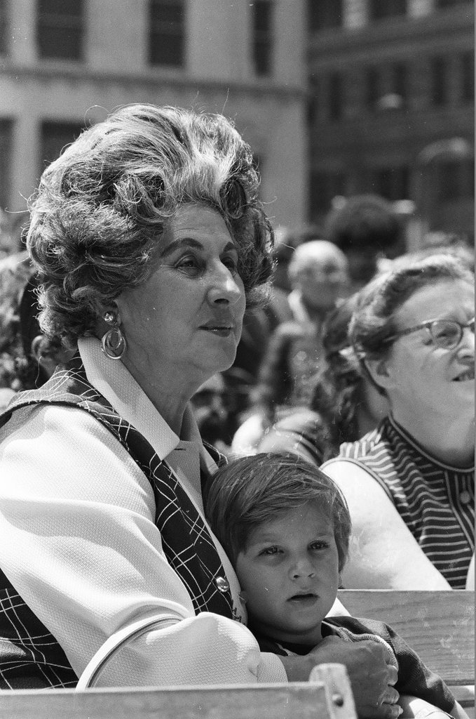 Members of the Free Street Theater Company perform at the Civic Center - Chicago Sun-Times