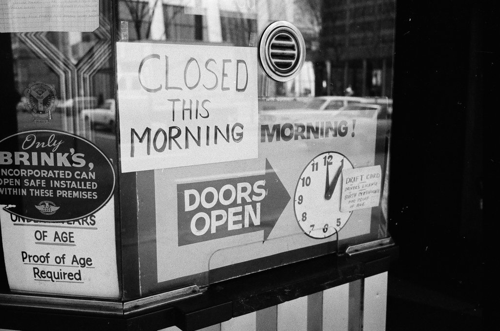 Ticket sales are closed at the Monroe Theater - Chicago Sun-Times