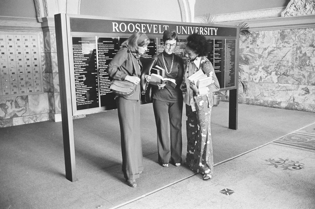 Women participate in continuing education classes at Roosevelt University - Chicago Sun-Times