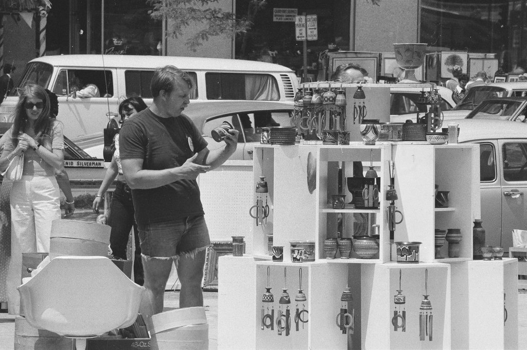 Art fair on Michigan Avenue - Henry Herr Gill for Chicago Sun-Times