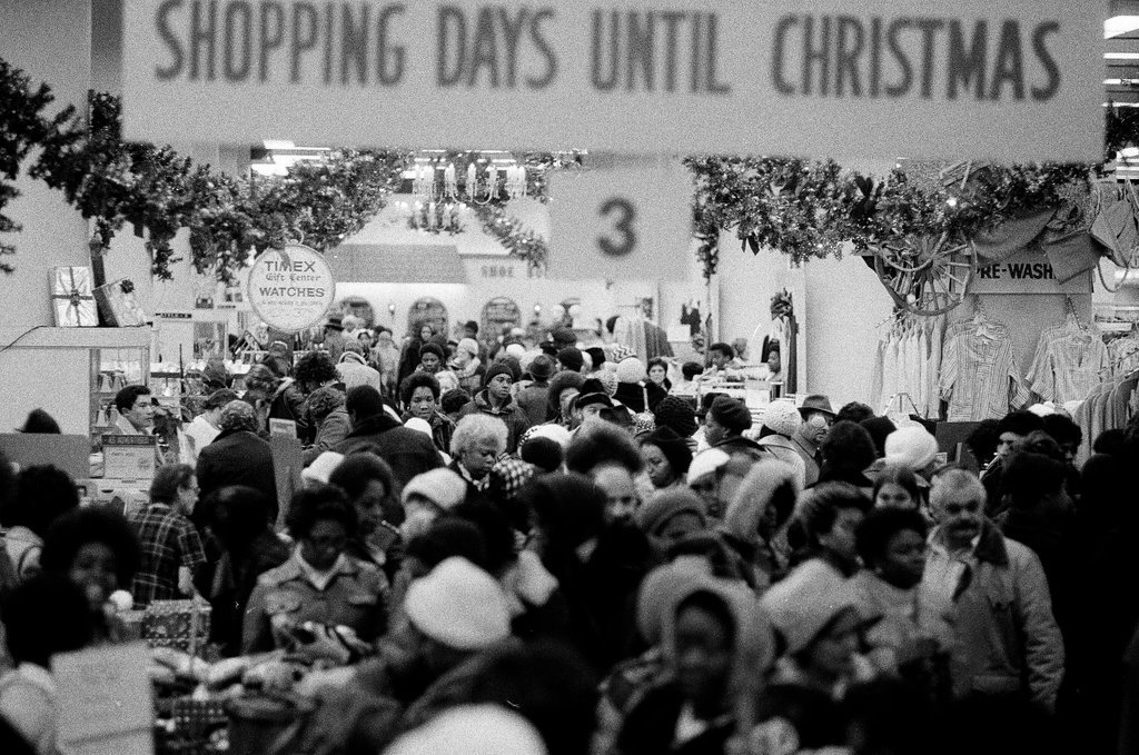 Christmas shoppers at Goldblatt's - Chicago Sun-Times