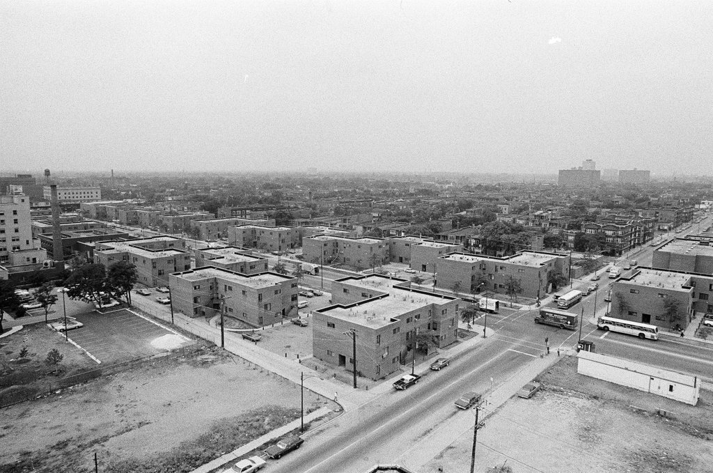 Woodlawn Gardens apartments - Chicago Sun-Times