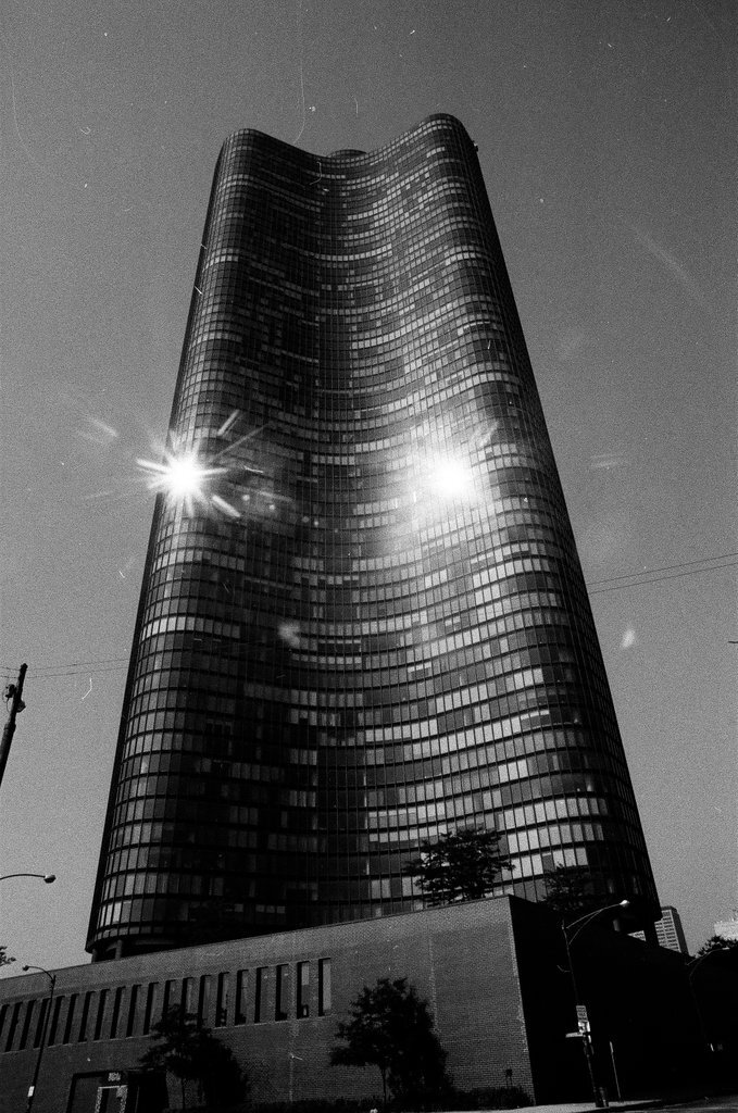 Sun reflects off Lake Point Tower - Howard D. Simmons for Chicago Sun-Times