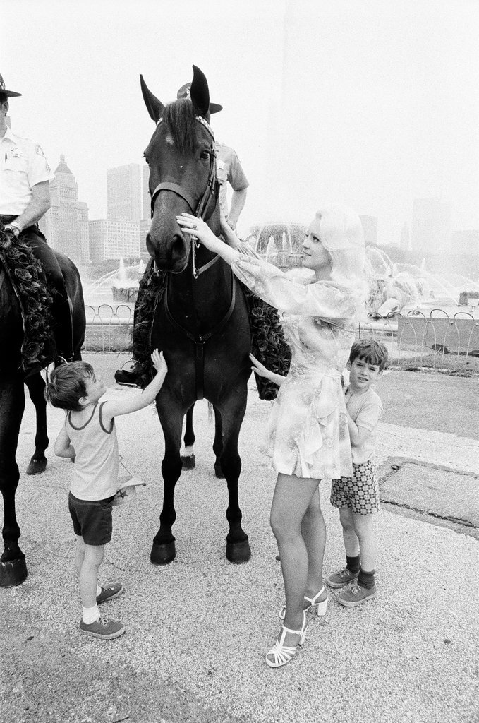 Buckingham Fountains opens for 75th season - Chicago Sun-Times