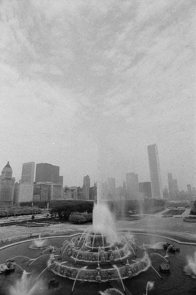 Buckingham Fountains opens for 75th season - Chicago Sun-Times