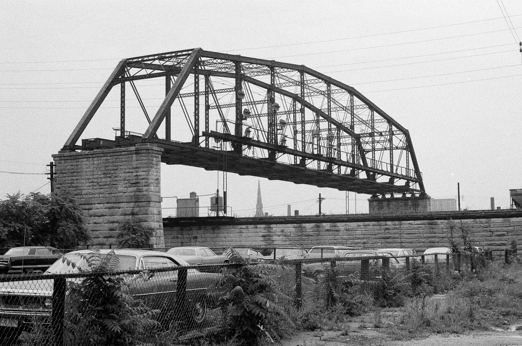 Abandoned bridge at Hermitage and Kinzie - M. Leon Lopez for Chicago Sun-Times