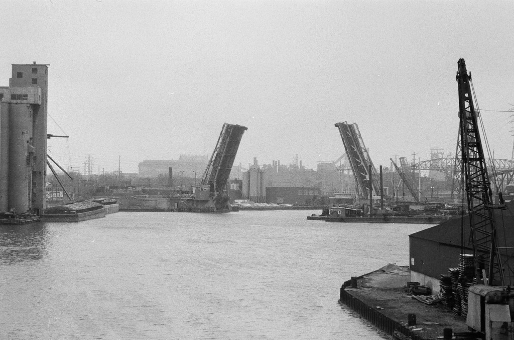 Bridge over Calumet River hit by freighter - Gene Pesek for Chicago Sun-Times