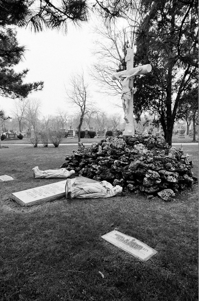 Gravestones knocked over in St. Casimir Cemetery - Chicago Sun-Times