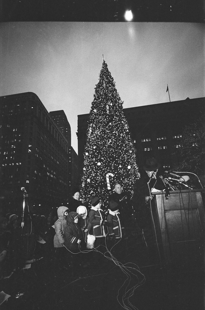 Mayor Richard J. Daley lights the Civic Center Christmas tree - Chicago Sun-Times