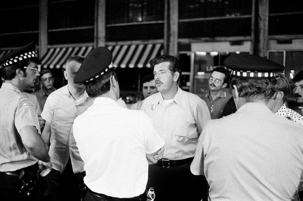 Members of the Confederation of Police picket in front of Chicago Police Headquarters - Chicago Sun-Times