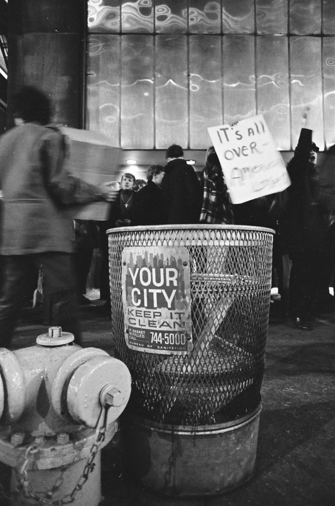 SDS march to Hilton Hotel on election day - Howard D. Simmons for Chicago Sun-Times
