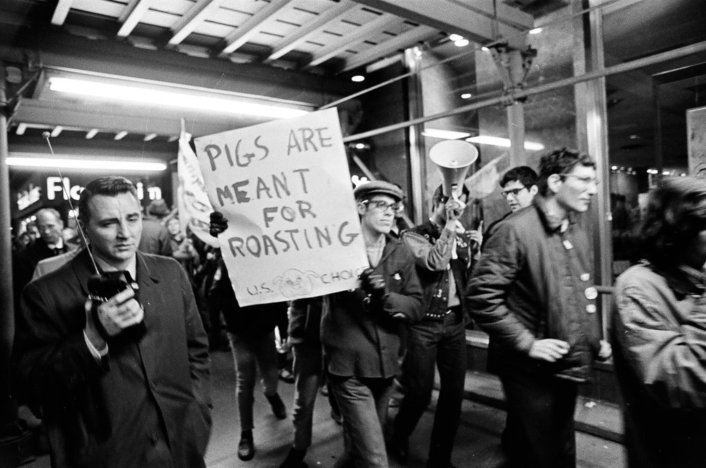 SDS march to Hilton Hotel on election day - Howard D. Simmons for Chicago Sun-Times