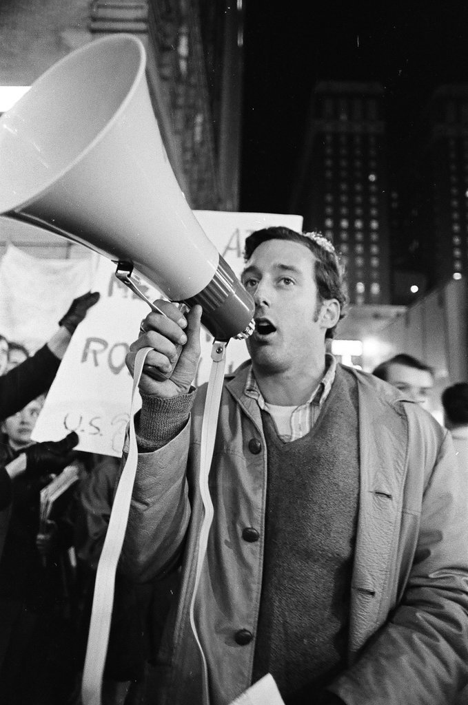 SDS march to Hilton Hotel on election day - Howard D. Simmons for Chicago Sun-Times