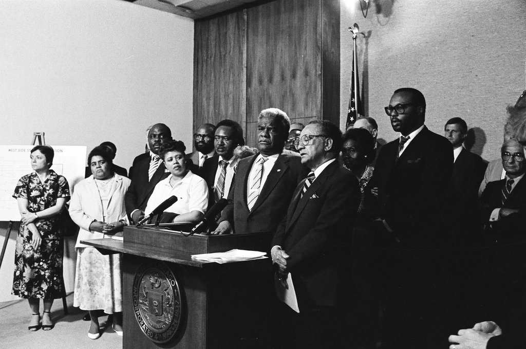 Mayor Washington announces new stadium - Chicago Sun-Times