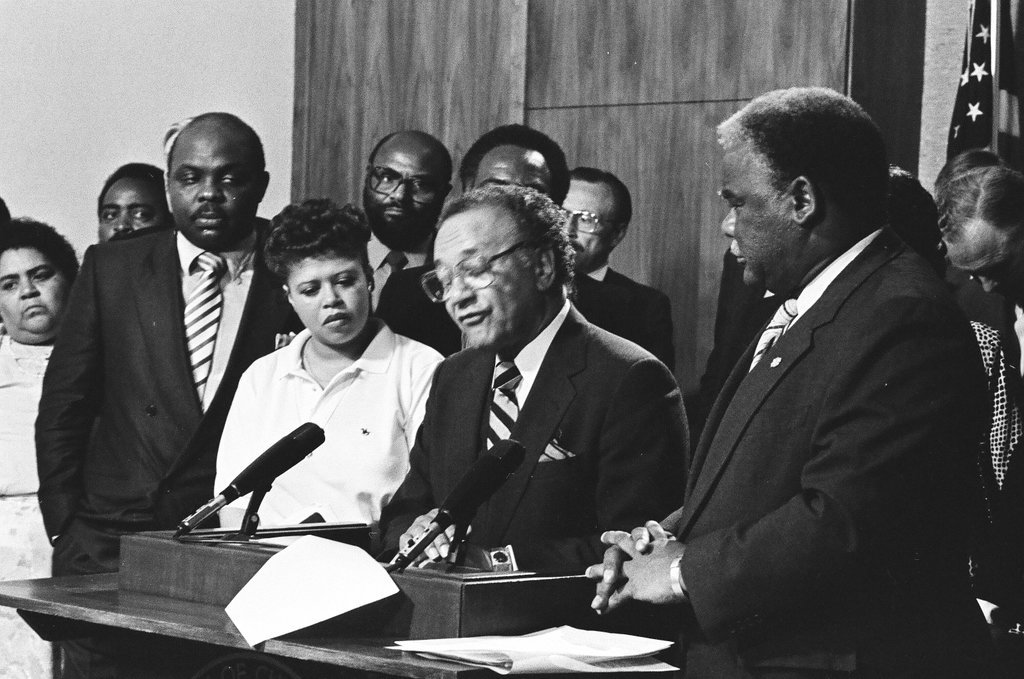 Mayor Washington announces new stadium - Chicago Sun-Times
