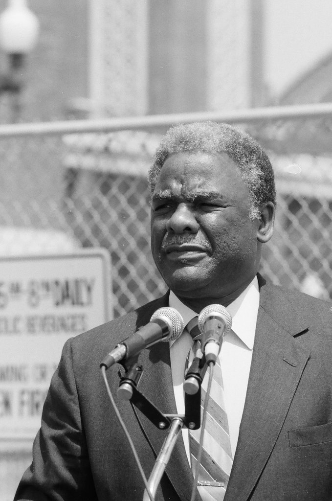 Mayor Washington at Navy Pier - Chicago Sun-Times