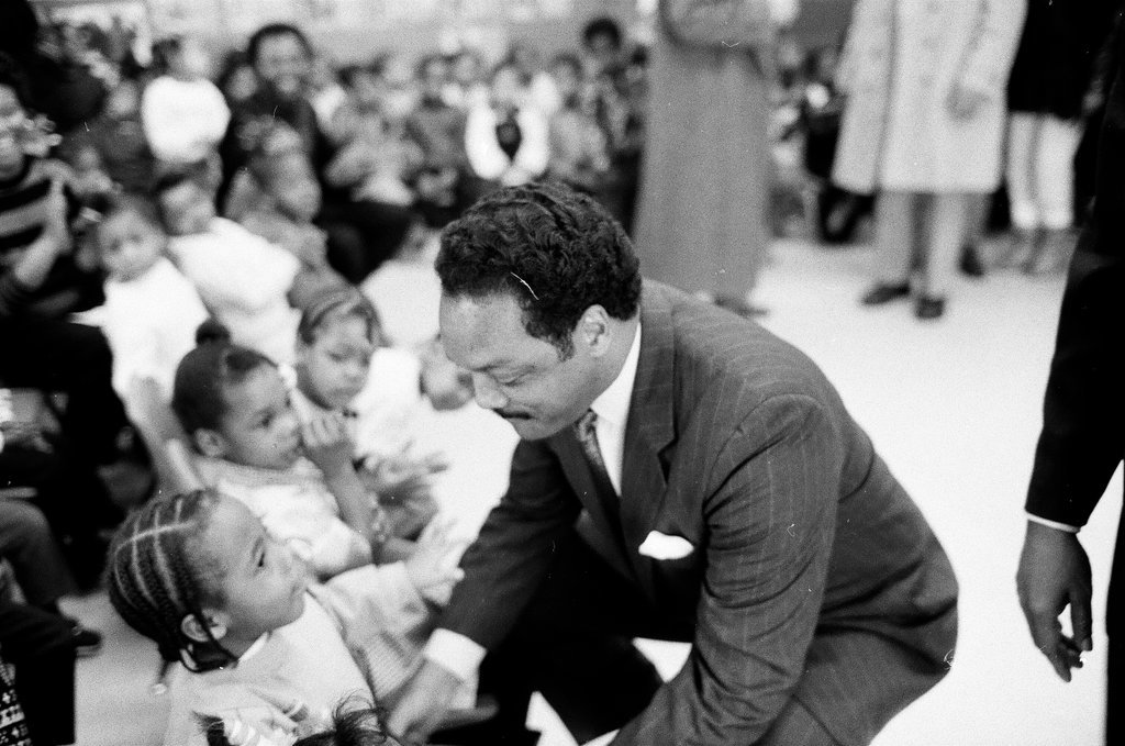 Mayor Sawyer visits Cabrini-Green - Chicago Sun-Times