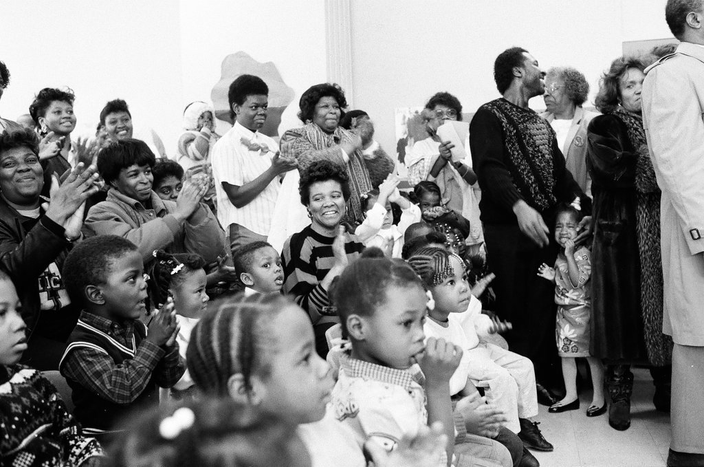Mayor Sawyer visits Cabrini-Green - Chicago Sun-Times
