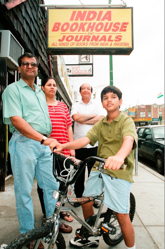 Views of the community businesses and residents near West Devon Avenue - Chicago Sun-Times