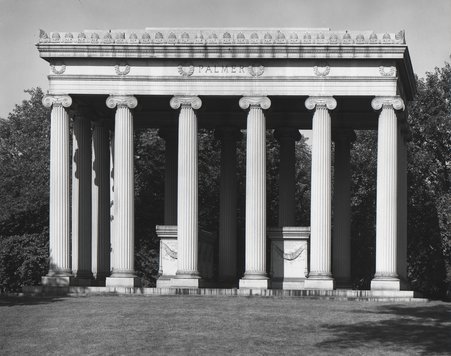 Palmer Memorial at Graceland Cemetery. Sarcophagi for Potter Palmer and Bertha Honore Palmer. - Jenks, Stella