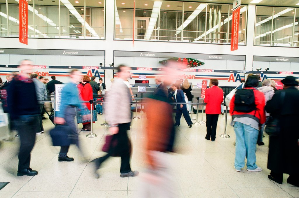 O'Hare airport fills with travelers following the winter holiday - Chicago Sun-Times