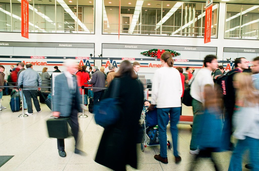 O'Hare airport fills with travelers following the winter holiday - Chicago Sun-Times