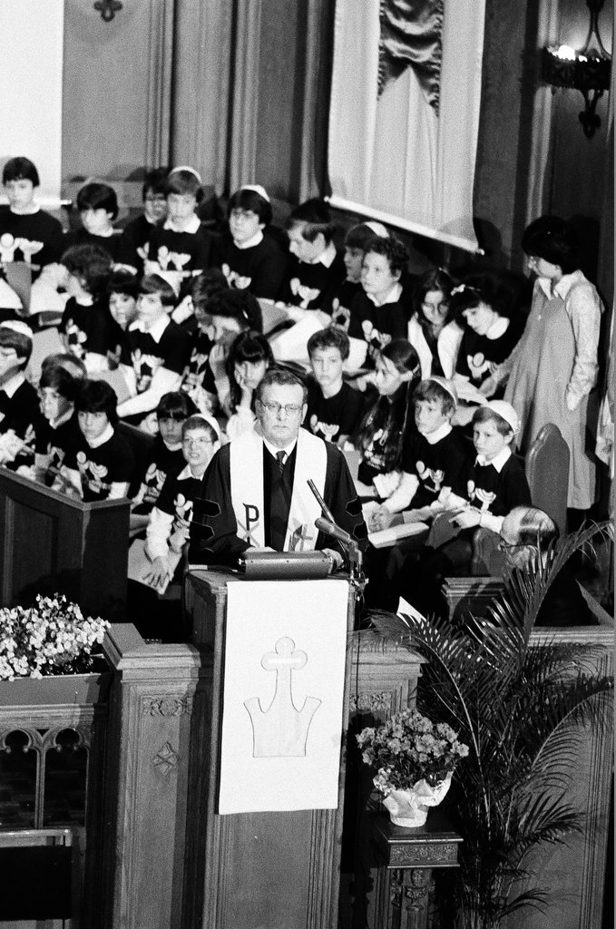 Joseph Cardinal Bernardin speaks at a Holocaust remembrance service - John H. White for Chicago Sun-Times