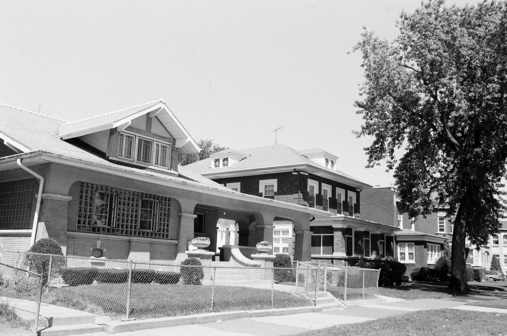 Views of the buildings surrounding Logan Square Park - Chicago Sun-Times