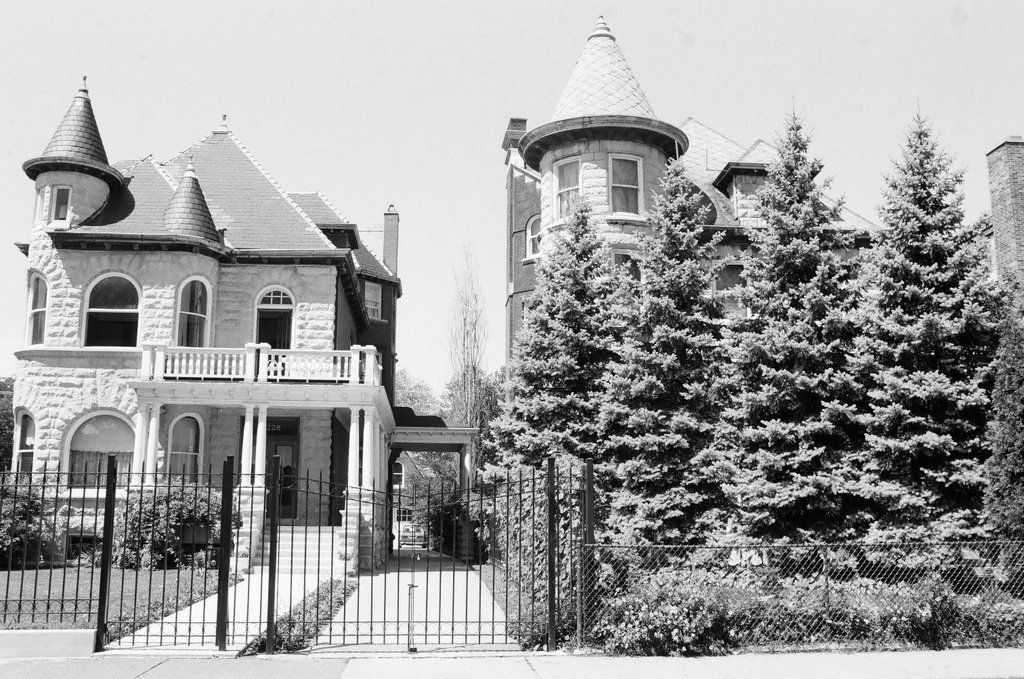 Views of the buildings surrounding Logan Square Park - Chicago Sun-Times