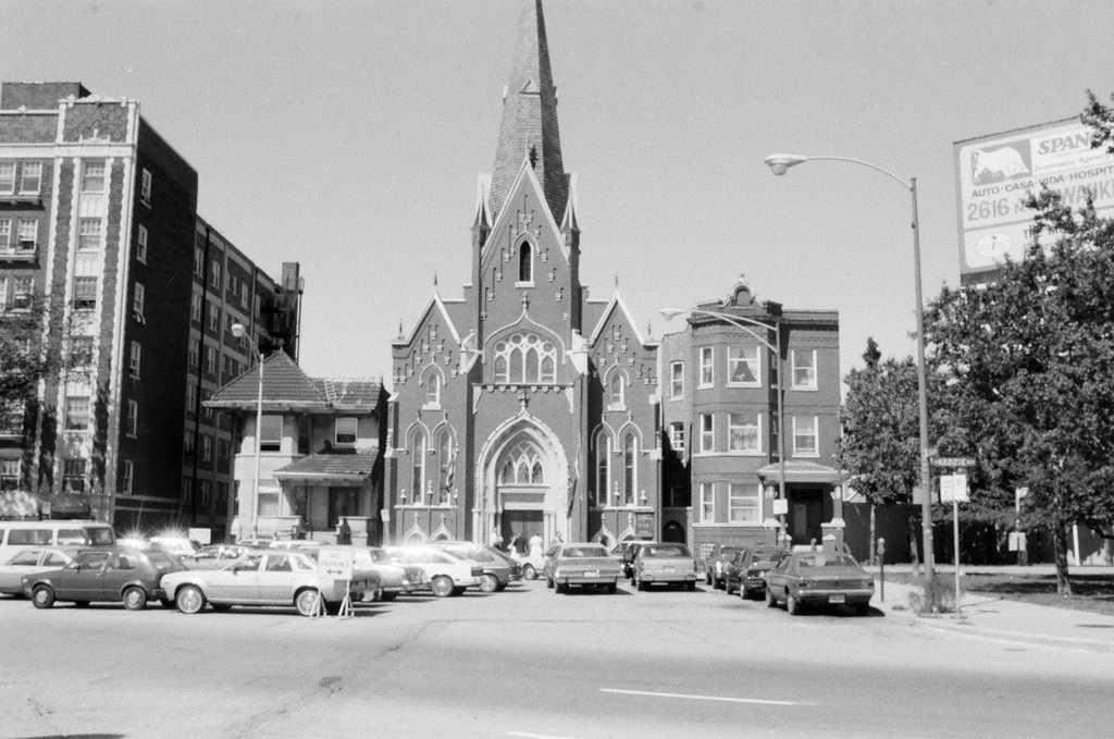 Views of the buildings surrounding Logan Square Park - Chicago Sun-Times